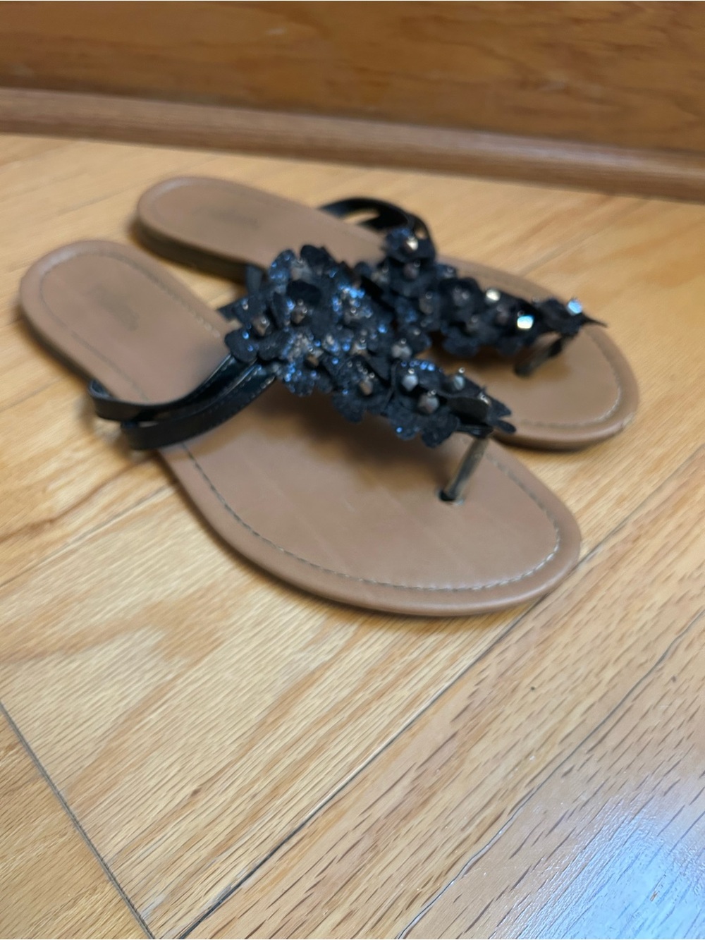 Beaded Black Floral Thong Sandals for Women